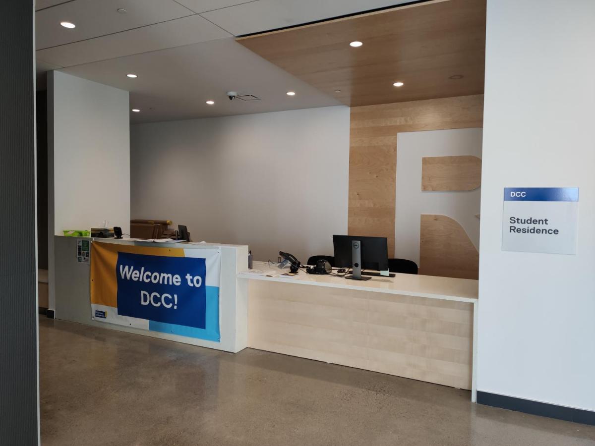 Toronto Metropolitan University-Daphne Cockwell Complex Residence Exterior photo
