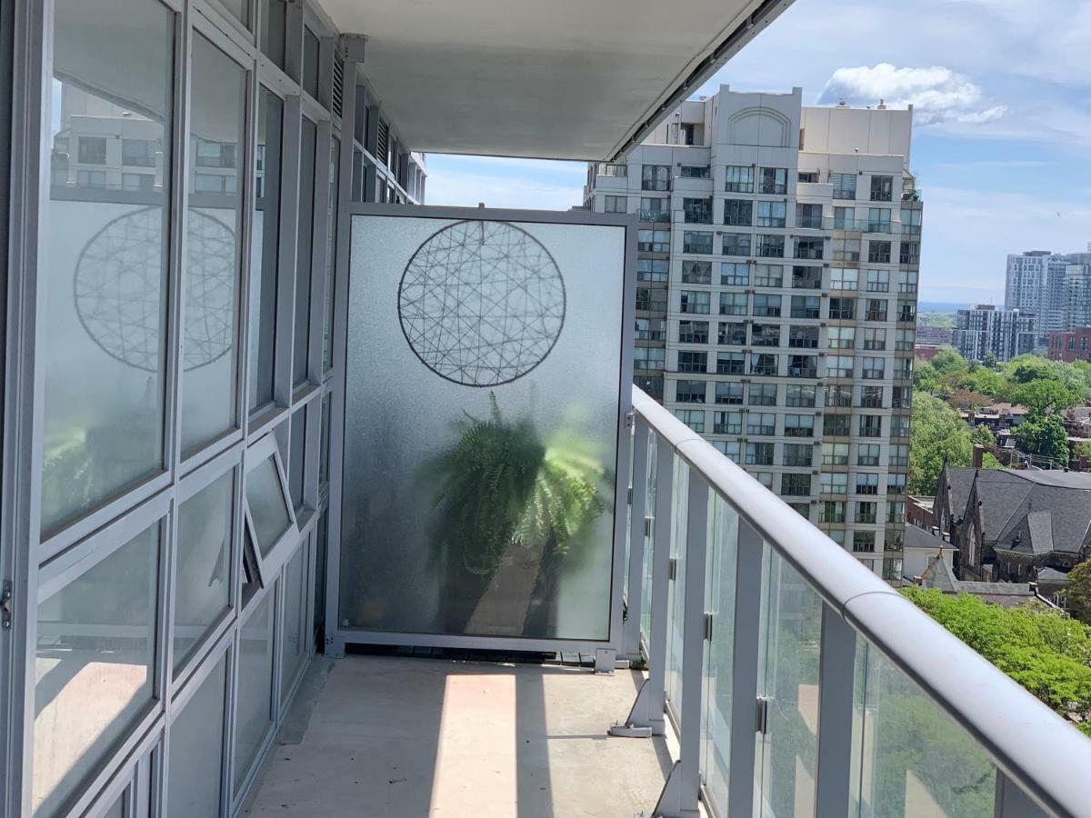 Toronto Metropolitan University-Daphne Cockwell Complex Residence Exterior photo